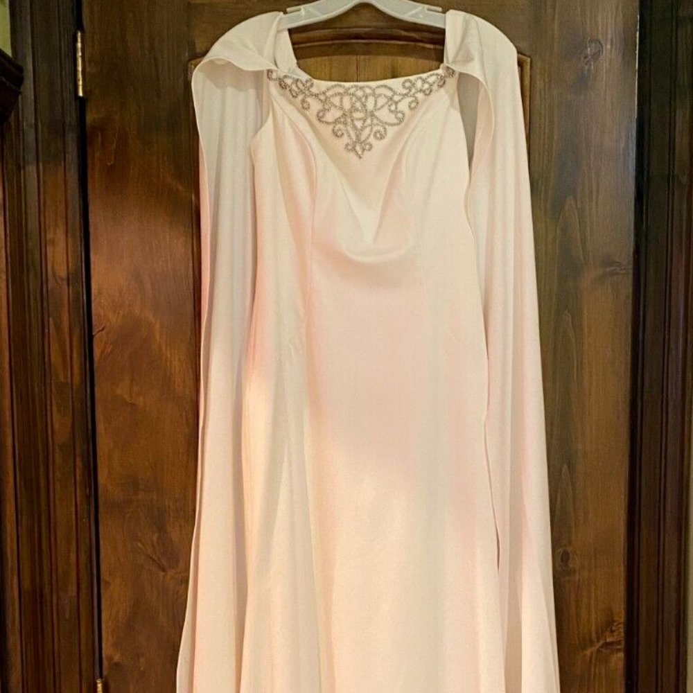 New Alfred Angelo Signature Caped Wedding Dress M7891 Disney Frozen Anna Style